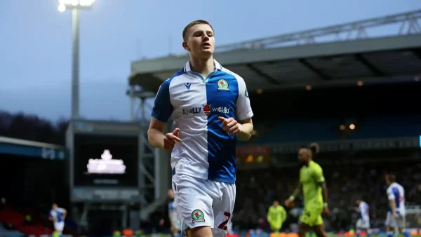 Adam Wharton ciblé par Crystal Palace