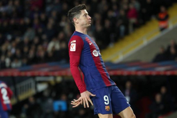 FC Barcelone: Xavi part, le vestiaire implose