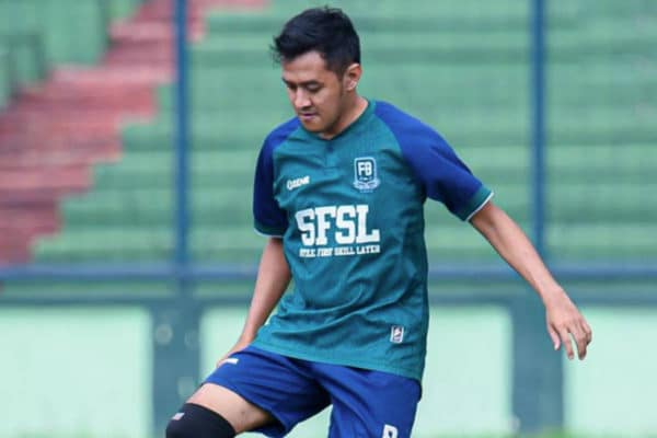 Un joueur indonésien meurt après avoir été frappé par la foudre