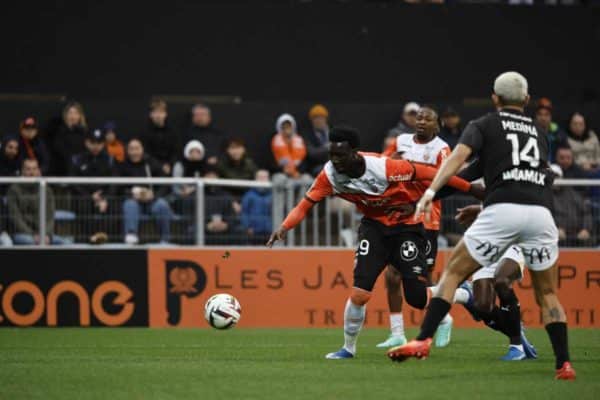 Siriné Doucouré quitte Lorient pour la Ligue 2