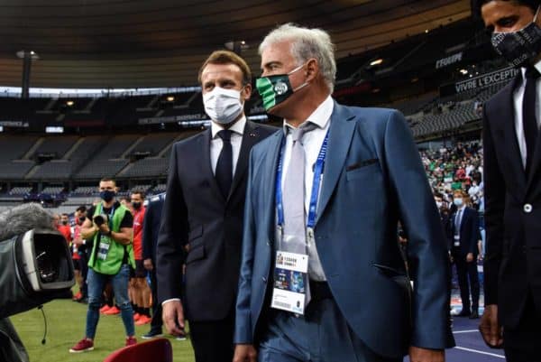 ASSE : Bernard Caïazzo pointe le bout de son nez mais évite le sujet de la vente !