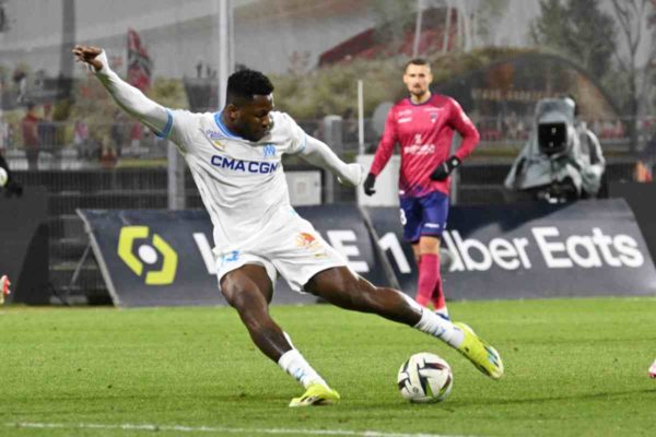 OM: Moumbagna utilise Booba pour répondre à Riolo