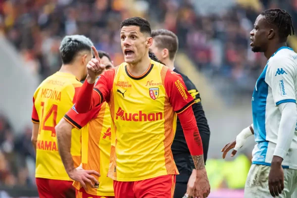 Lens: « Ils ne sont pas seconds pour rien » Florian Sotoca rend hommage à Brest