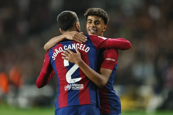 Prêté au Barça, Joao Cancelo ne veut plus retourner à Manchester City