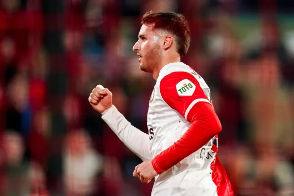 Naples en pince pour Santiago Gimenez