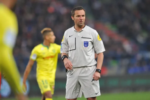 FFF: Stéphane Lannoy dehors