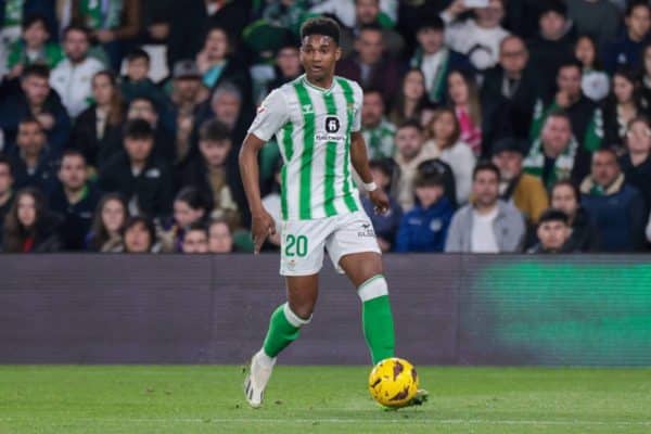 Lyon frappe déjà fort et sécurise une recrue brésilienne en défense