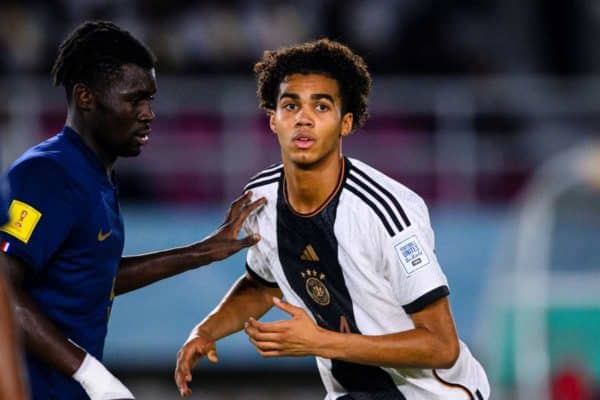 Le BVB veut accélérer pour cette pépite allemande