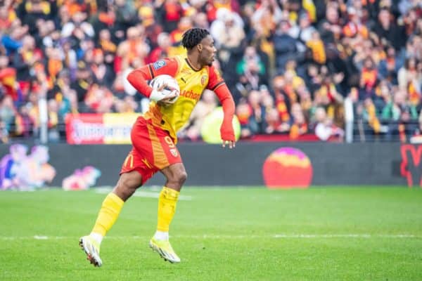 RC Lens : Elye Wahi doit-il encore s’adapter ou on peut parler de flop ?