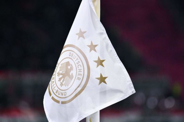 L’Allemagne réagit face à l’ombre du passé, un symbole nazi évité