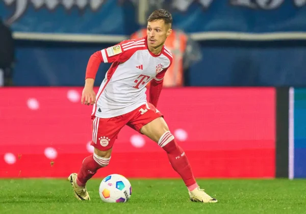 Bayern Munich: Bryan Zaragoza persiste et signe, il reste