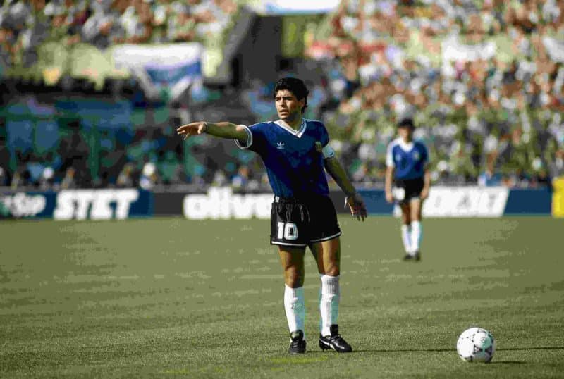 Diego Maradona - meilleur milieu de terrain