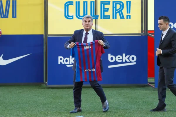 FC Barcelone: Laporta et Deco divisés sur le choix d&rsquo;un futur entraineur