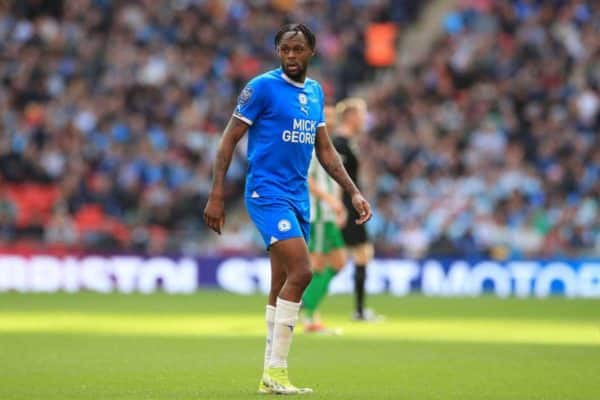 Newcastle active une piste en League One