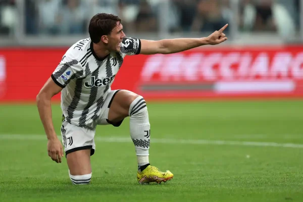 Dusan Vlahovic dit non au PSG