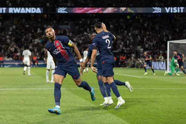 Vainqueur à Nice, le PSG établit un record de points à l’extérieur
