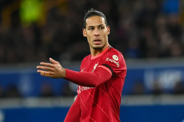 Liverpool: A un an de la fin de son contrat, Van Dijk annonce sa décision