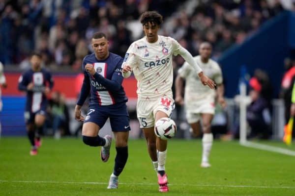 LOSC : Leny Yoro dans le viseur des Reds