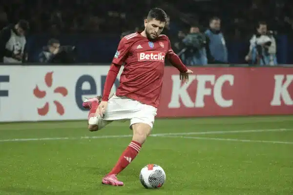 Lens: Julien Le Cardinal va rester à Brest