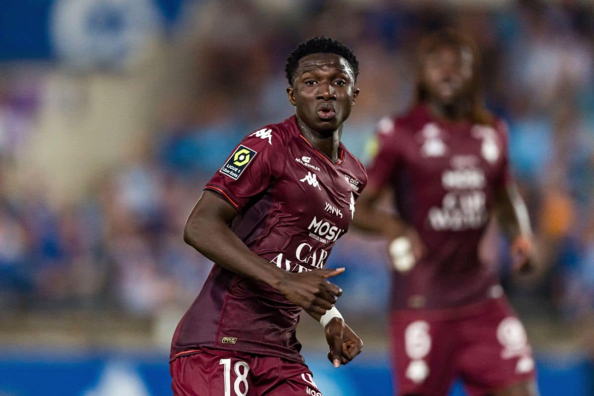 p-pite-de-la-ligue-1-lamine-camara-20-ans-d-j-dans-la-cour-des-grands