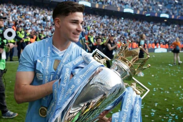 Paris SG : Julian Alvarez pris dans un triangle