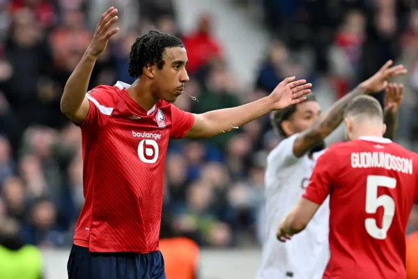 Manchester United revient à la charge pour Leny Yoro