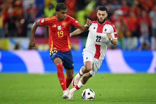 Coup de Théâtre à Lyon : Metz Frappe Fort en Saisissant la LFP pour Mikautadze