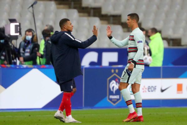 Kylian Mbappé est-il meilleur que Cristiano Ronaldo au même âge ? Les statistiques parlent d&rsquo;elles-mêmes