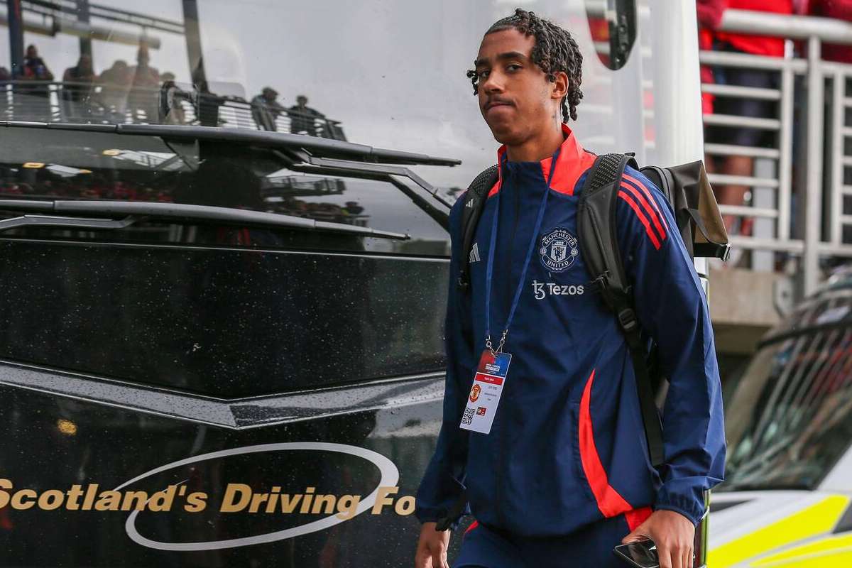 Manchester United: Tragique verdict pour Leny Yoro sur sa blessure