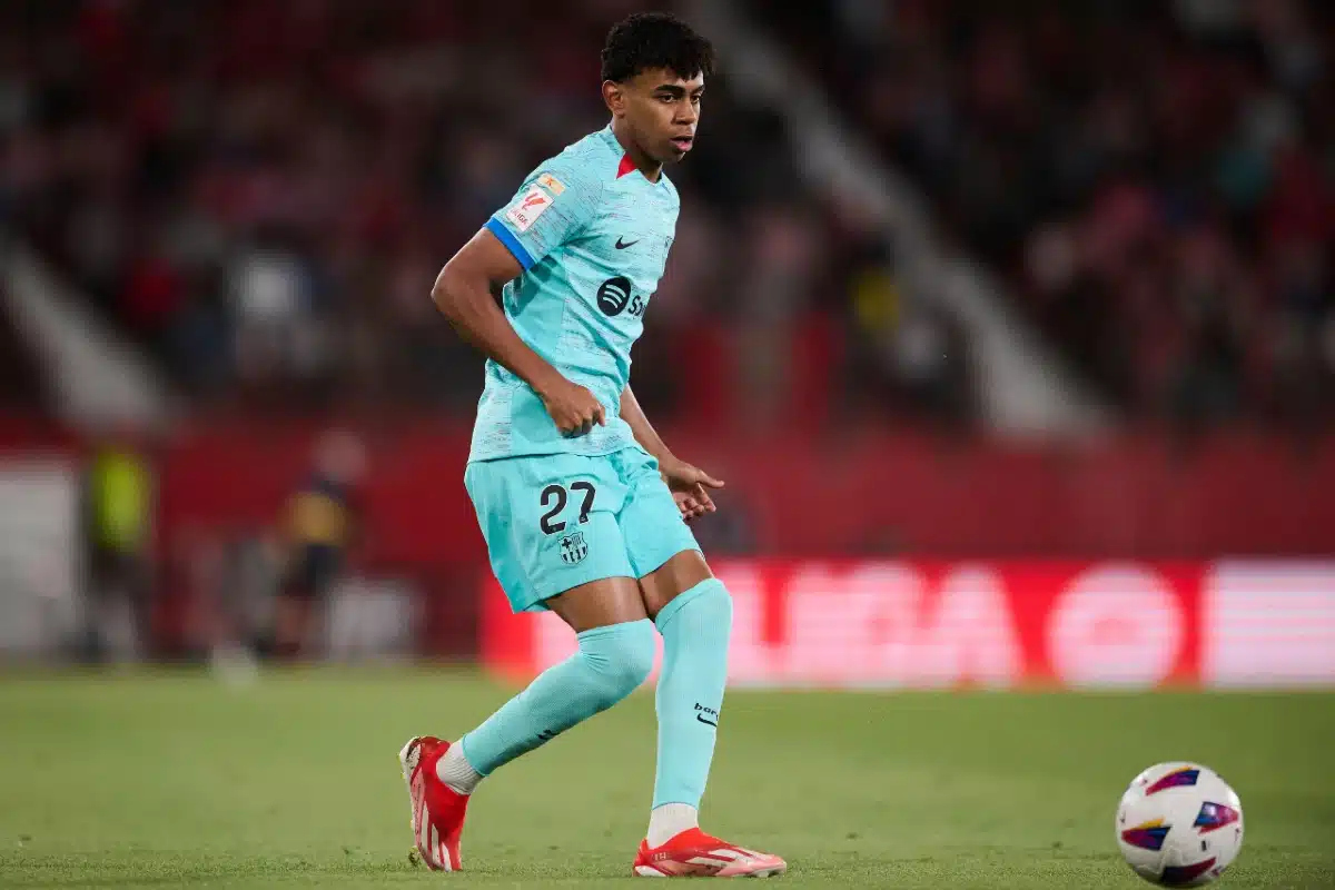 Barca: Jorge Mendes veut renégocier le contrat de Lamine Yamal