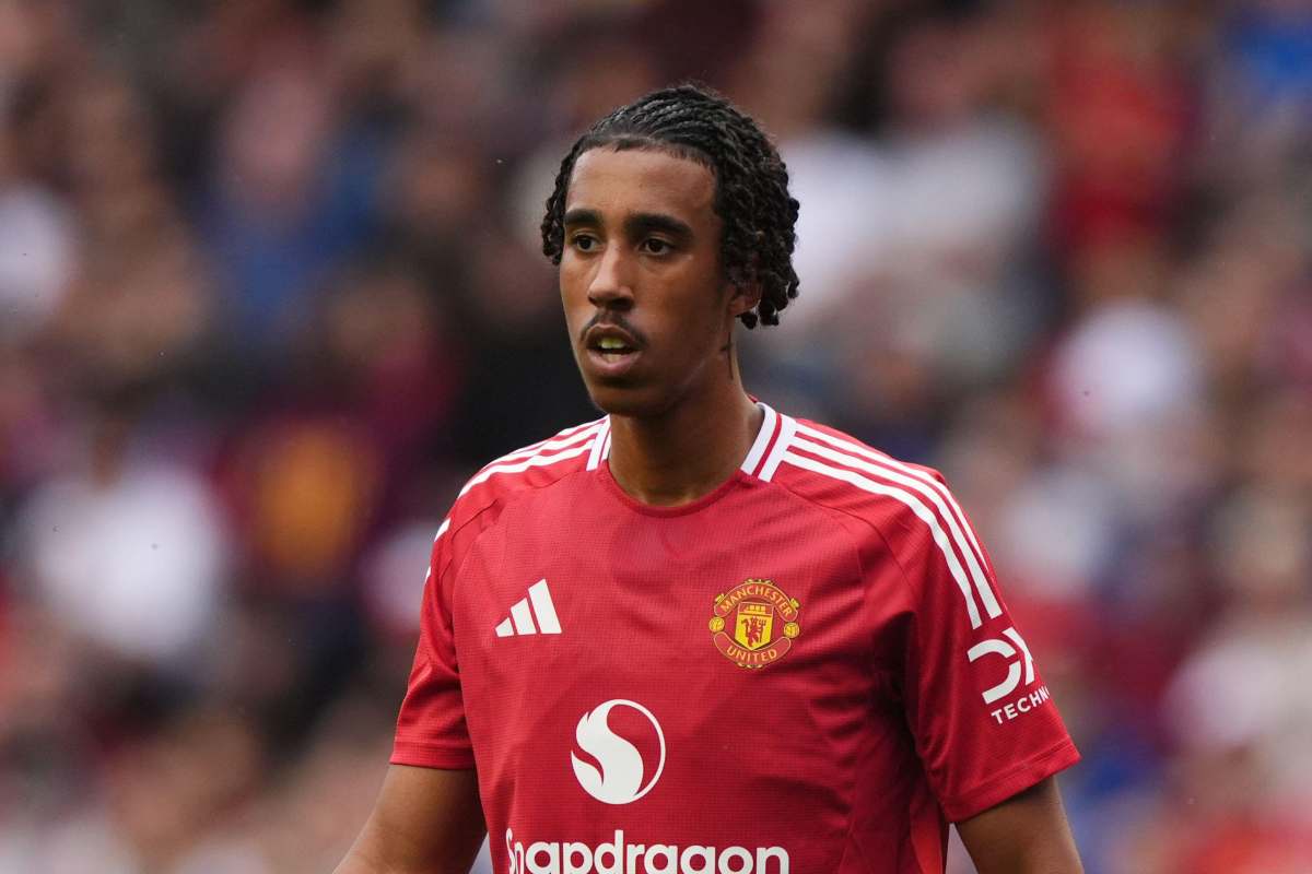 Manchester United annonce le retour de Leny Yoro