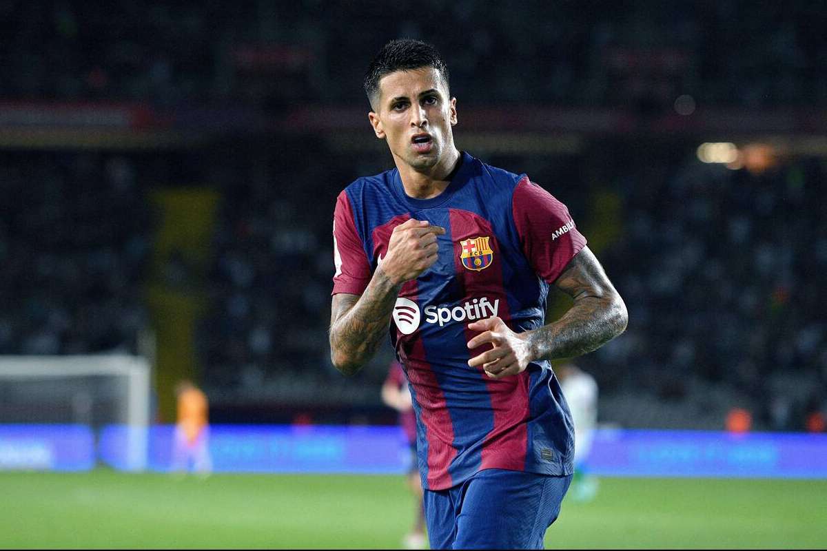 FC Barcelone : Machine arrière pour signer João Cancelo