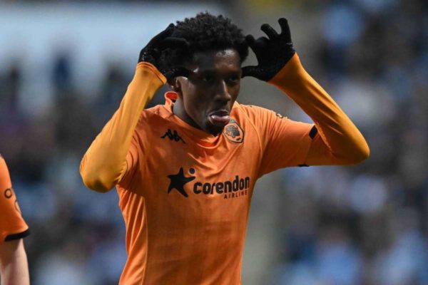 Un jeune joueur d'EFL Championship recale le FC Barcelone