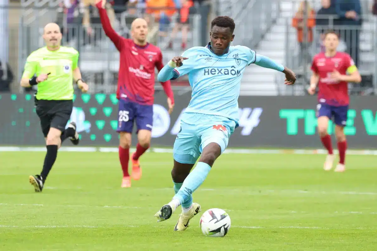 Reims: Amadou Koné prend chère pour sa faute contre Angel Gomes