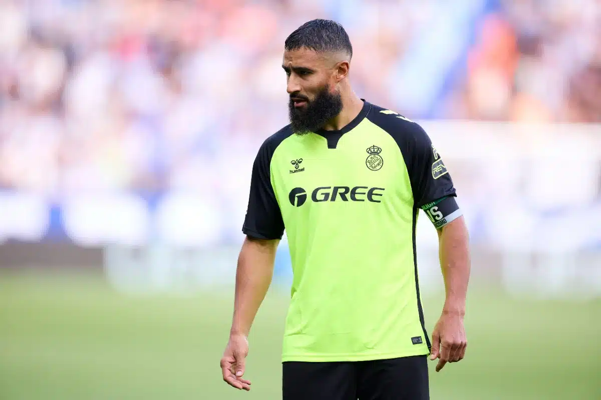 Nabil Fékir signe à Al Jazira