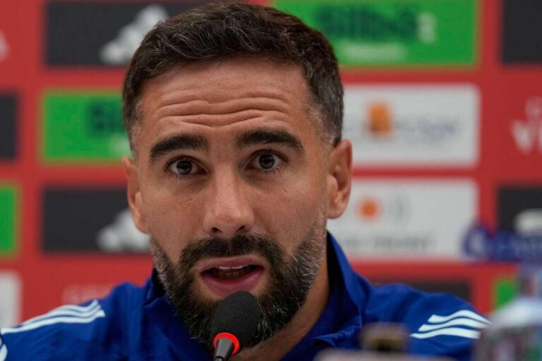 Dani Carvajal critique le match Villarreal - Barcelone à Miami ©Alamy
