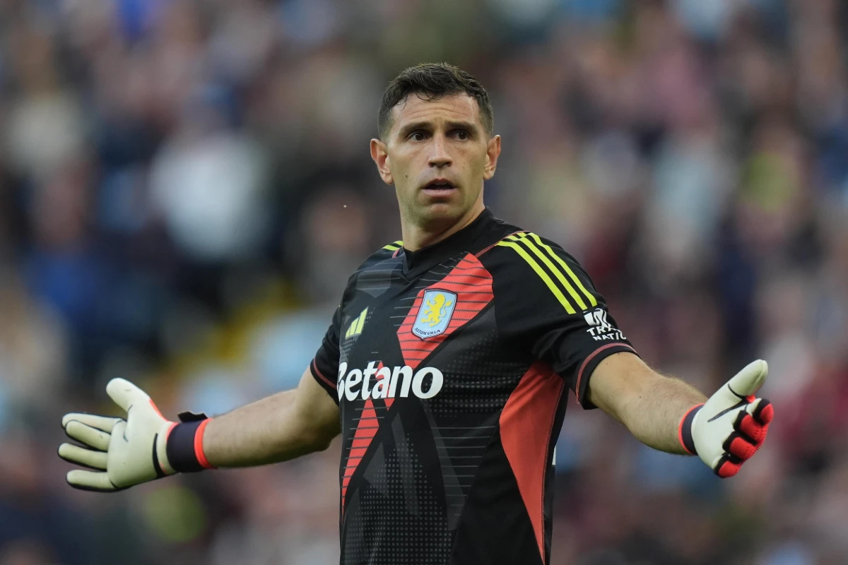 Emilano Martinez - Aston Villa