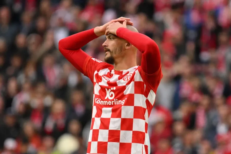 Ludovic Ajorque et 2 attaquants nommés pour le prix du joueur de février ©Alamy