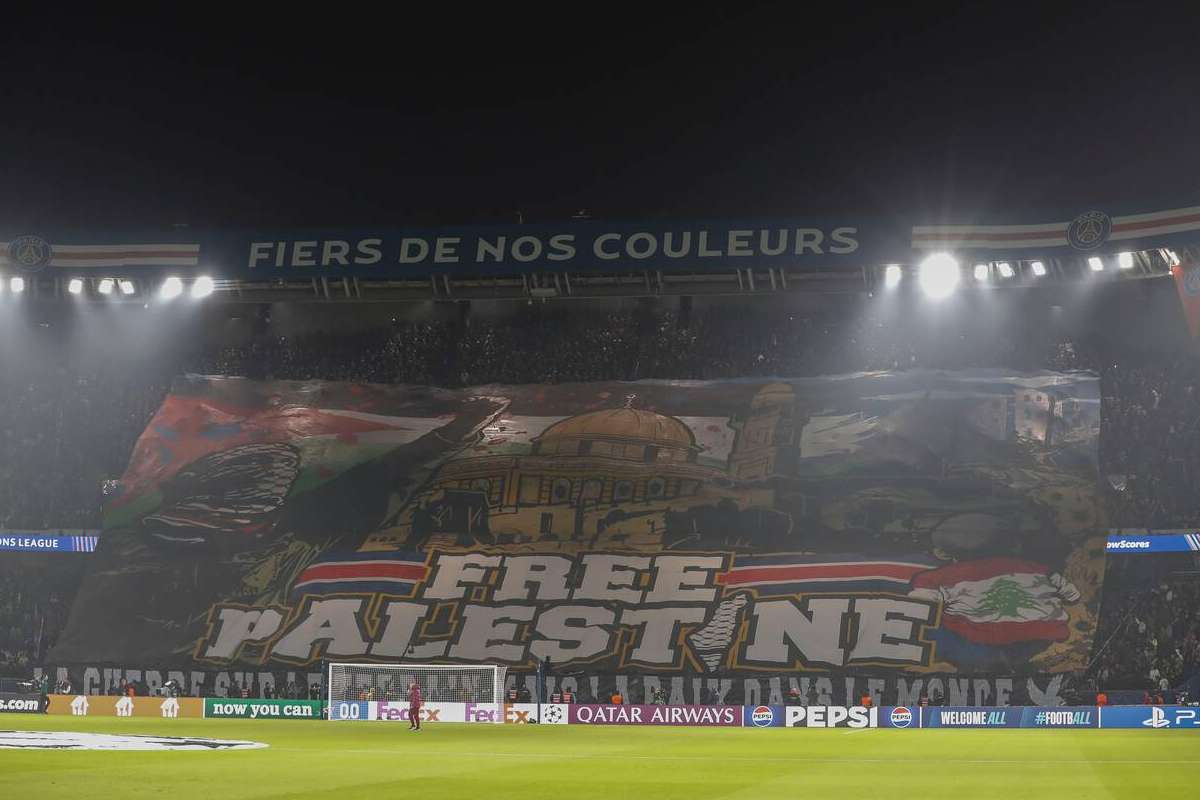 « Ca m’a foutu la gerbe… » Daniel Riolo critique le tifo pour la Palestine