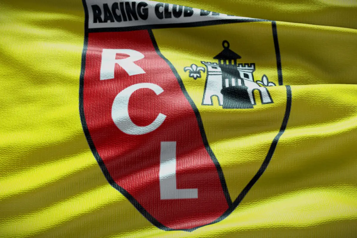 Suspense à la pause : Lens prend l'avantage en seconde période pour battre Reims !
