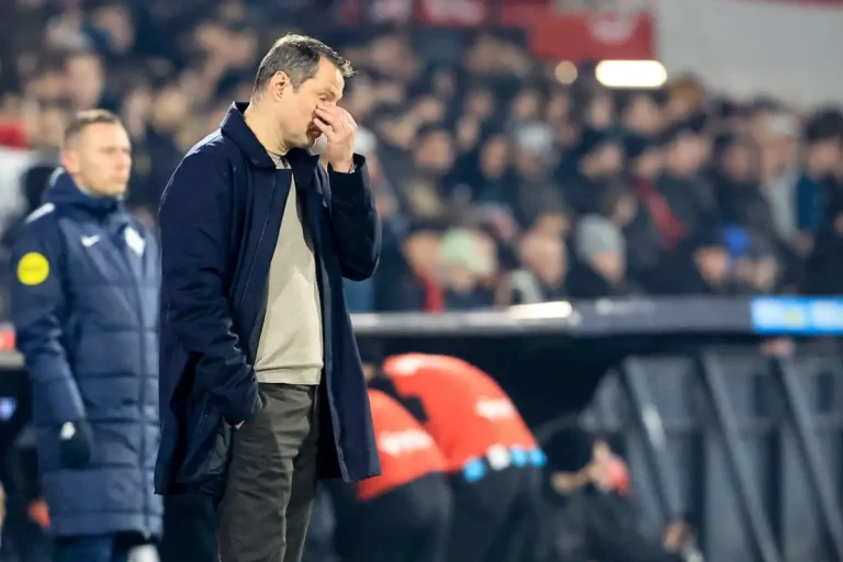 Feyenoord le remplaçant d'Arne Slot s'écrase !