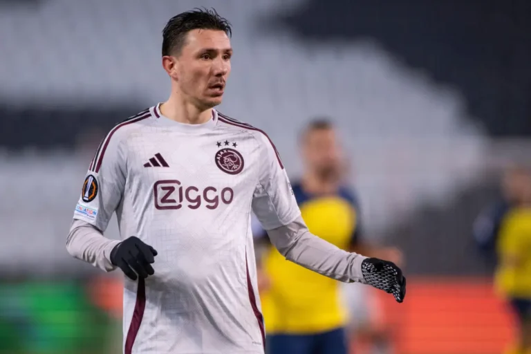 L'Ajax prolonge un vieux briscard