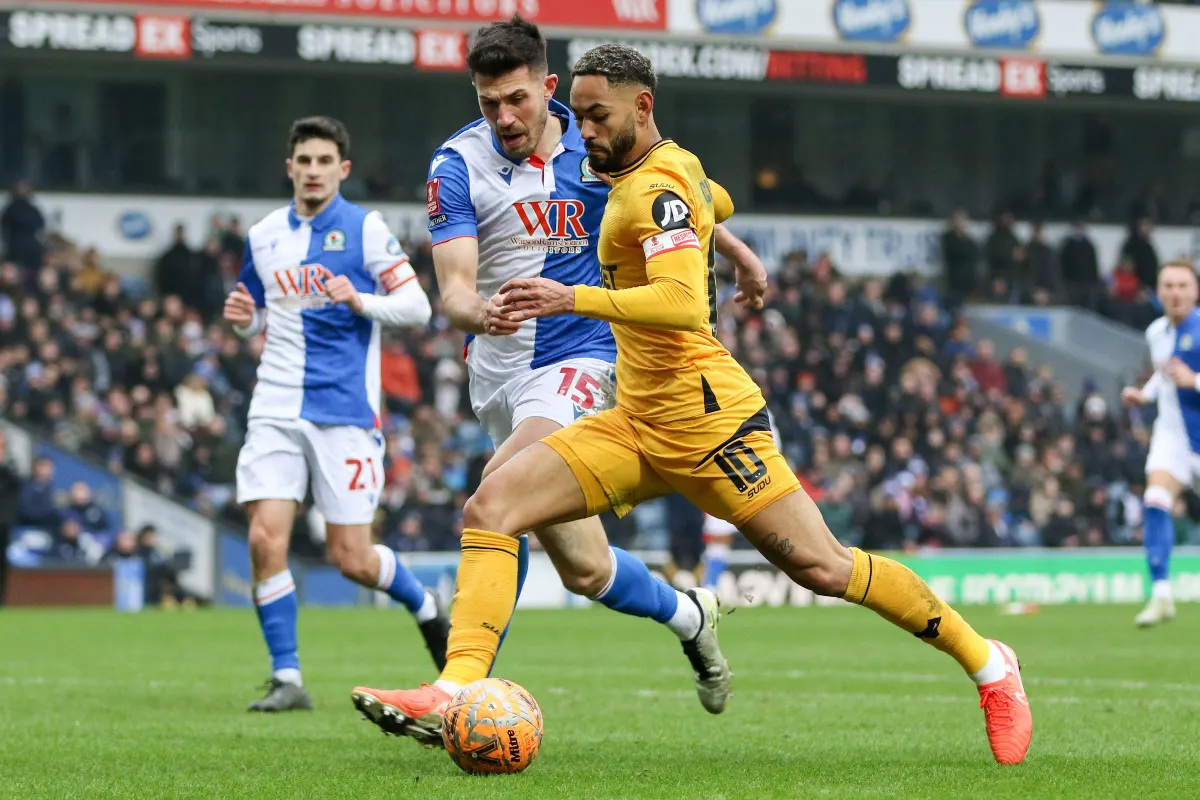 Manchester United envisage une offre pour un attaquant brésilien