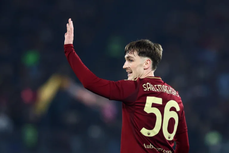 Milan Alexis Saelemaekers va définitivement rester à la Roma