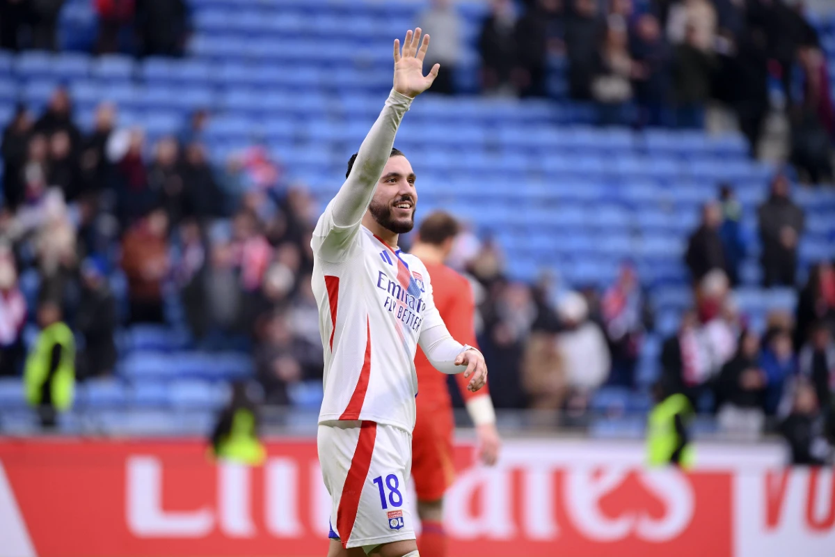 OL Rayan Cherki égale un record de Nabil Fékir