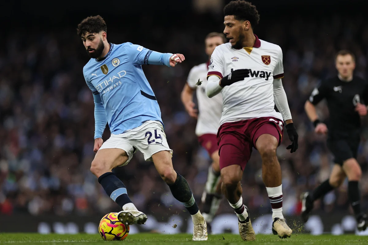 Un défenseur français intéresserait Manchester United