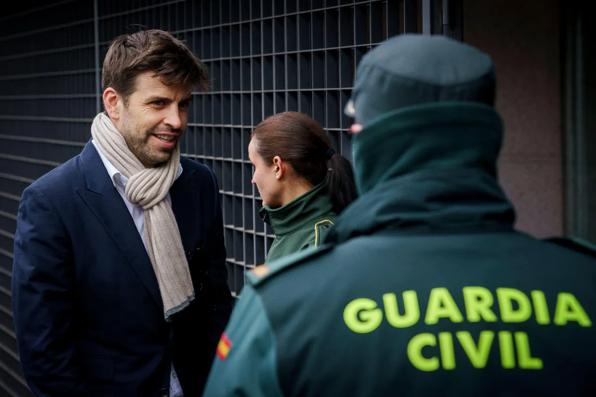 Impliqué dans un scandale financier, Piqué en larmes au tribunal