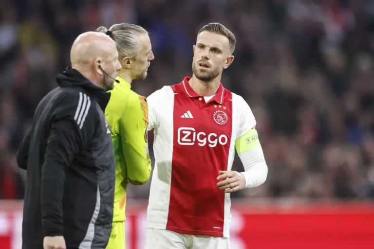 Ajax : mauvaise nouvelle (Officiel)