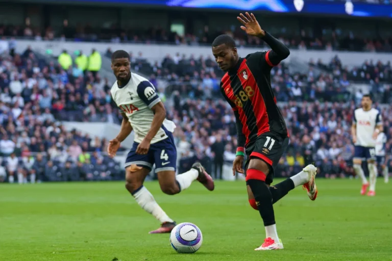 Dango Ouattara sous le maillot de Bournemouth @Alamy