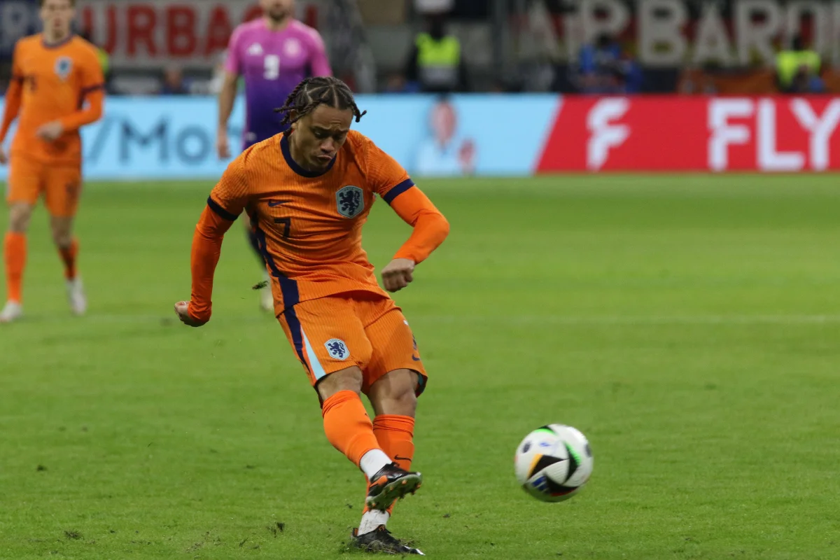 Un géant d'Europe veut ravir Xavi Simons à son rival